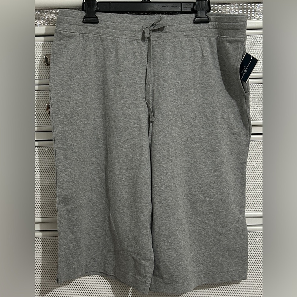 Karen Scott  Sport Skimmer in Smoke Grey Cropped Lounge Capris - Picture 2 of 7